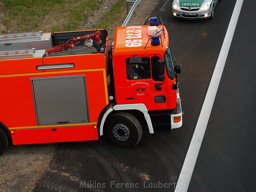 Wieder Brand Wohnwagen neben A 4 Rich Centrum P10.JPG